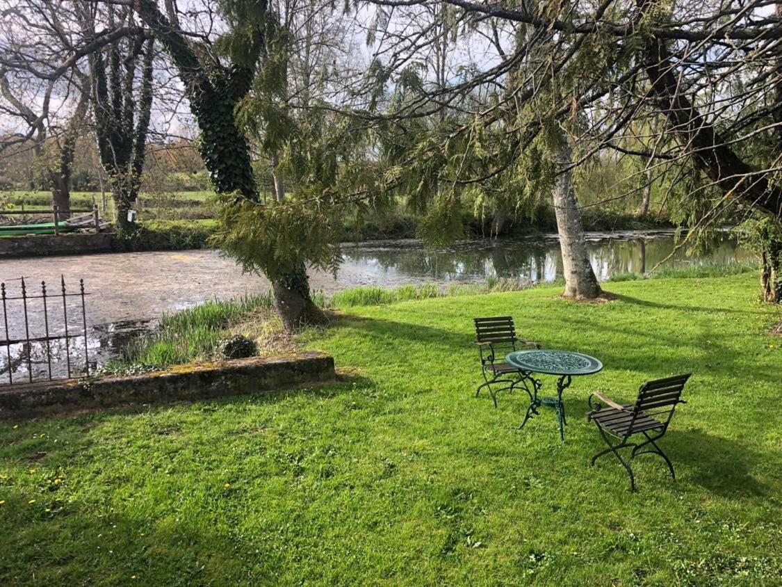 Hotel Le Domaine Du Moulin Foulon Essay Esterno foto